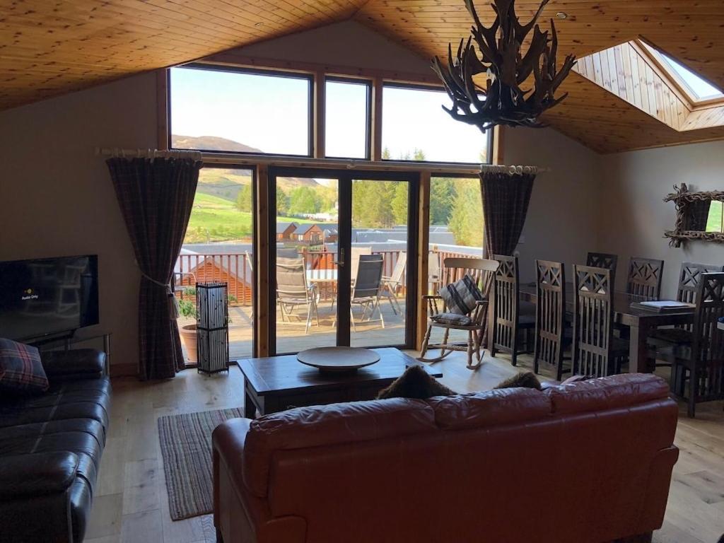 Lochside Lodge Glengoulandie Екстериор снимка